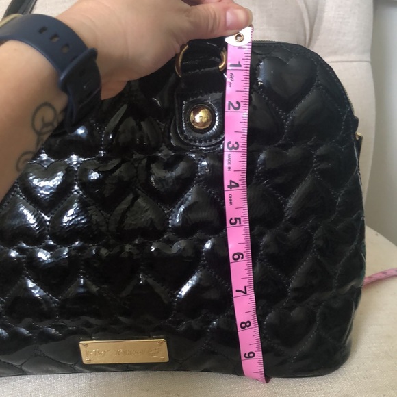 Beautiful Betsey Johnson heart quilted purse - Picture 12 of 14